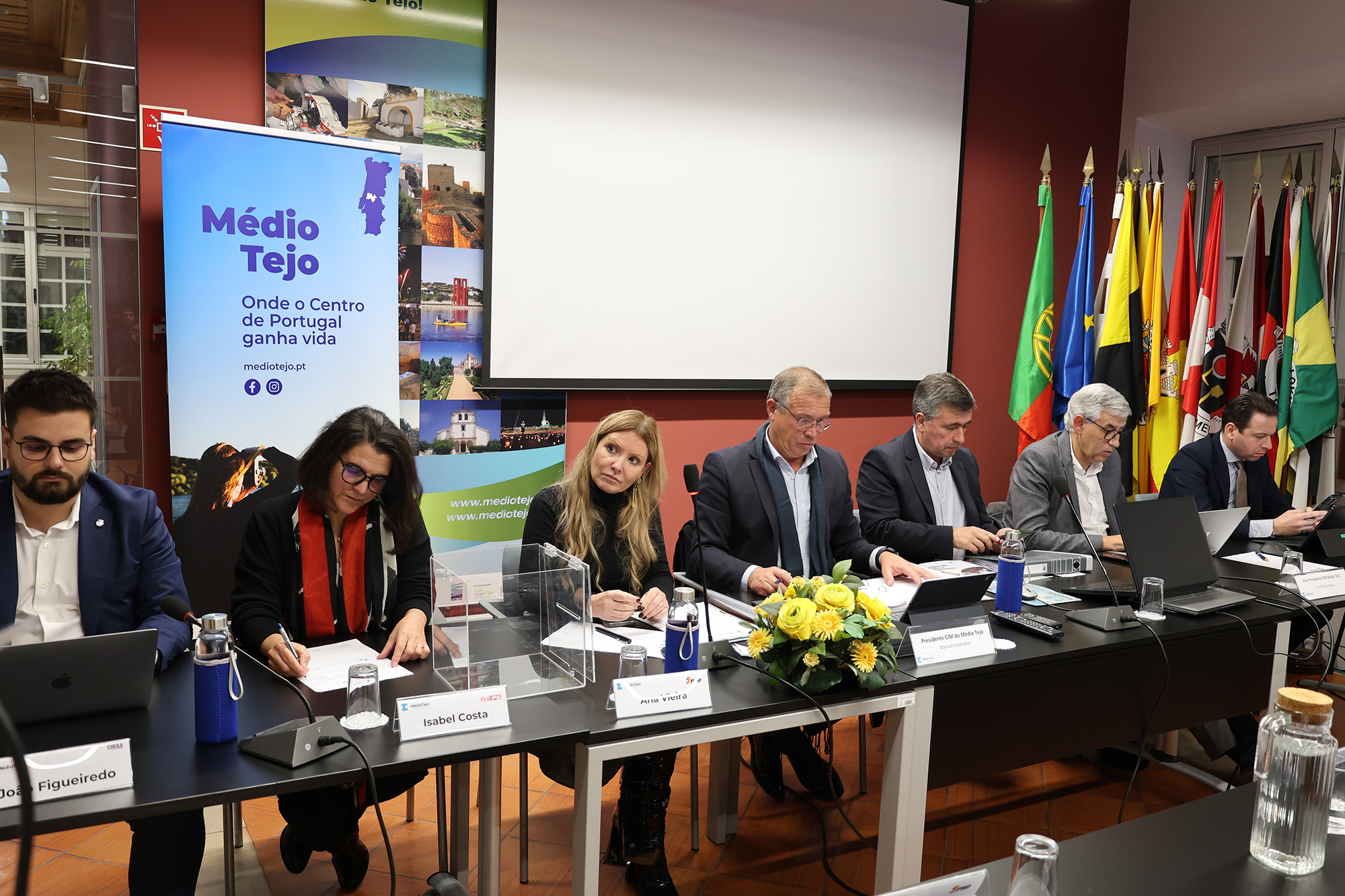 Assembleia Intermunicipal: Deputados tomam posse e orçamento da CIM é unânime para 2026